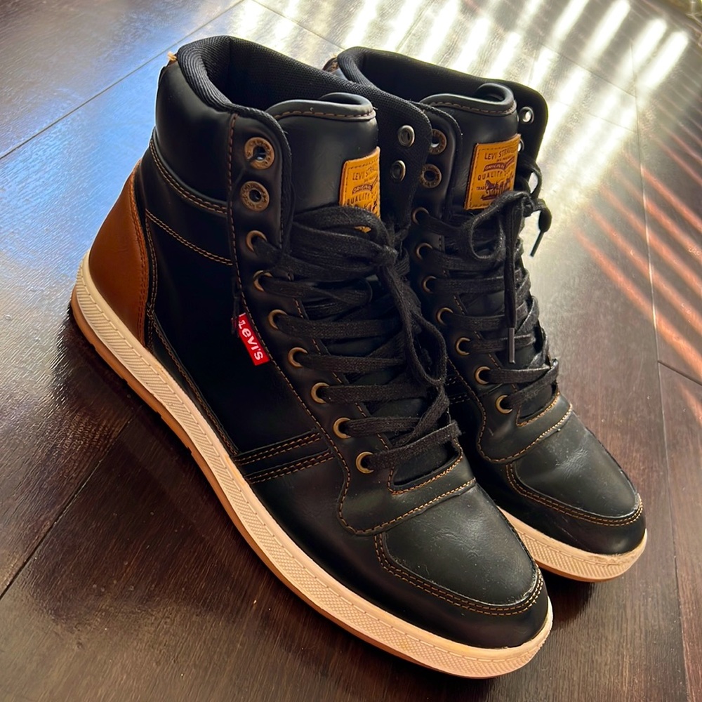 Levi Strauss mens size 9 hightop shoe